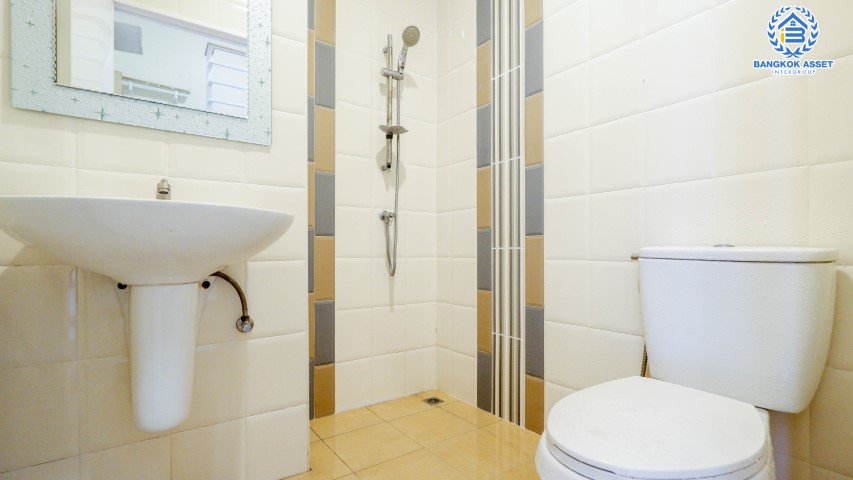 *****ทาวน์เฮ้าส์มือสองย่านสมุทรสาคร ม.โกลเด้นทาวน์ พระราม2 หลังมุม! เนื้อที่กว้างขวางถึงเกือบ 22 ตร.ว. ฟังก์ชันจัดเต็มอย่างกับบ้านเดี่ยว 4 ห้องนอน 3 ห้องน้ำ 2 ที่จอดรถ แถมฟรี! 2 เครื่องปรับอากาศ, 1 เครื่องทำน้ำอุ่น, 1 เครื่องดูดควัน เชื่อมต่อถ.พระราม 2 ใกล้บิ๊กซี, เซ็นทรัลพระราม 2 และทางด่วน "พระราม 2"